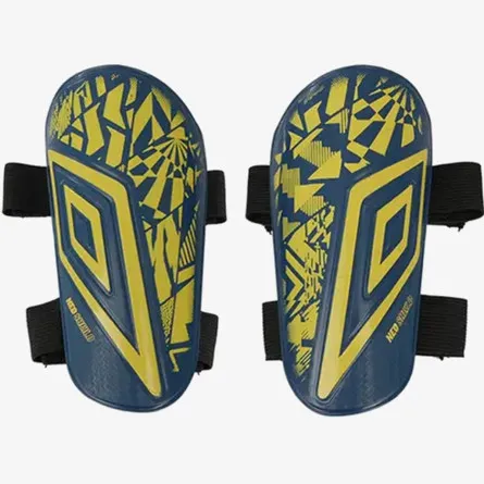 Umbro Kostobran NEO SHIELD GUARD W/CALF STRAPS 